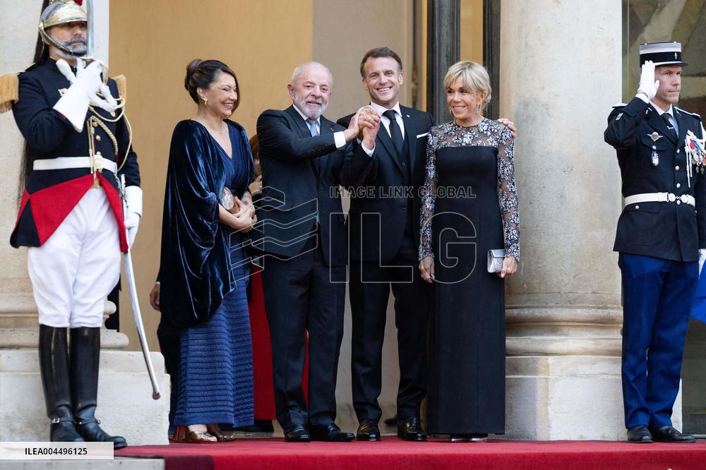 Emmanuel Macron welcomes Luiz Inacio Lula da Silva for a State diner at the Elysee - Paris
