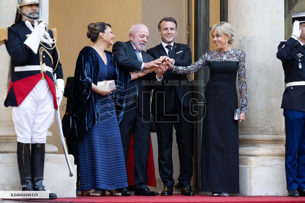 Emmanuel Macron welcomes Luiz Inacio Lula da Silva for a State diner at the Elysee - Paris