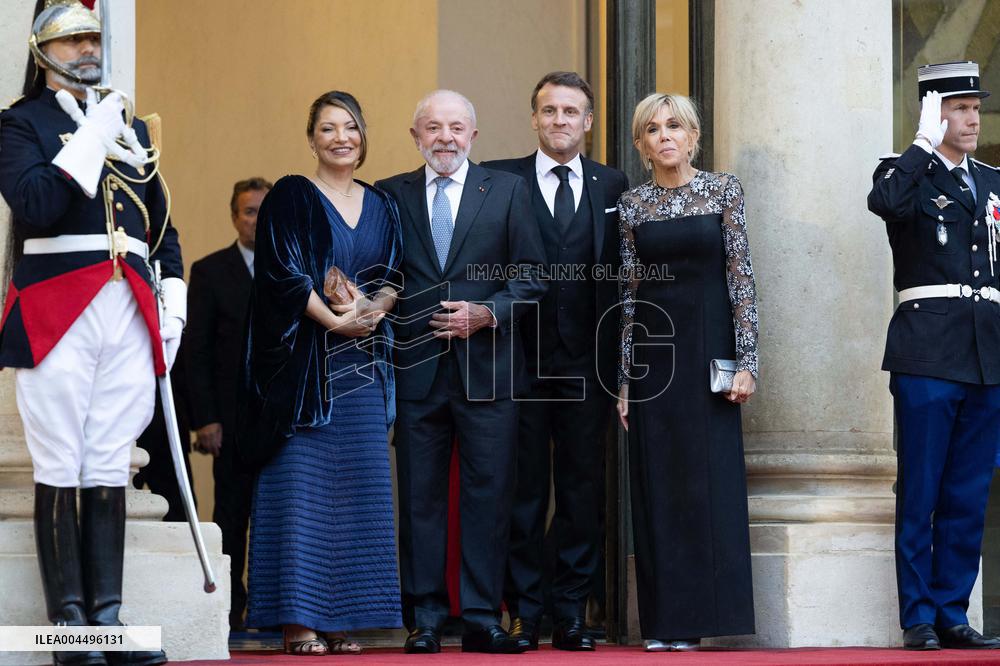 Emmanuel Macron welcomes Luiz Inacio Lula da Silva for a State diner at the Elysee - Paris