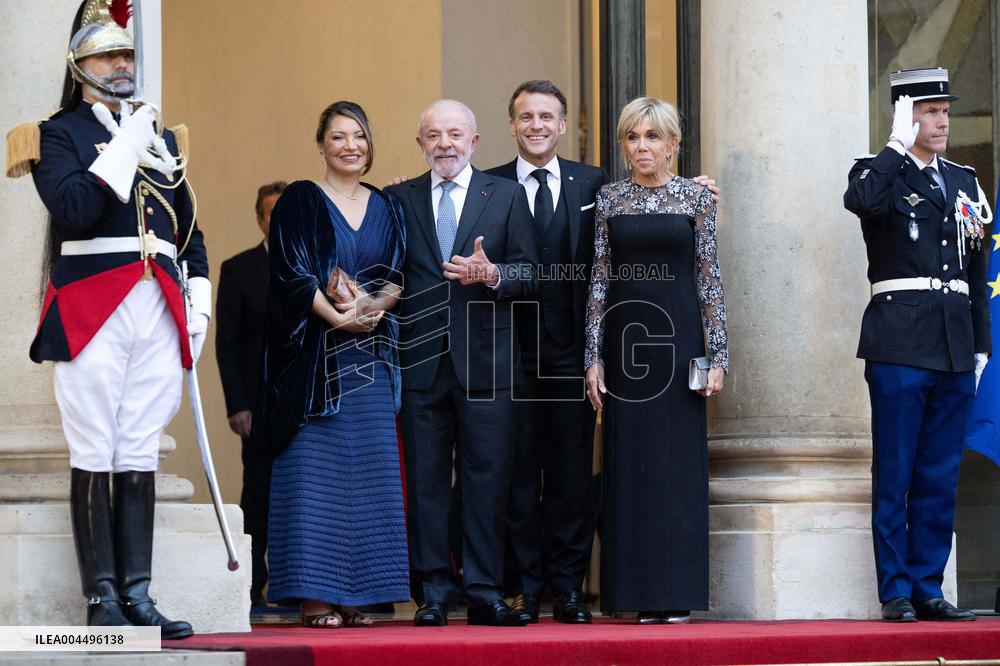 Emmanuel Macron welcomes Luiz Inacio Lula da Silva for a State diner at the Elysee - Paris