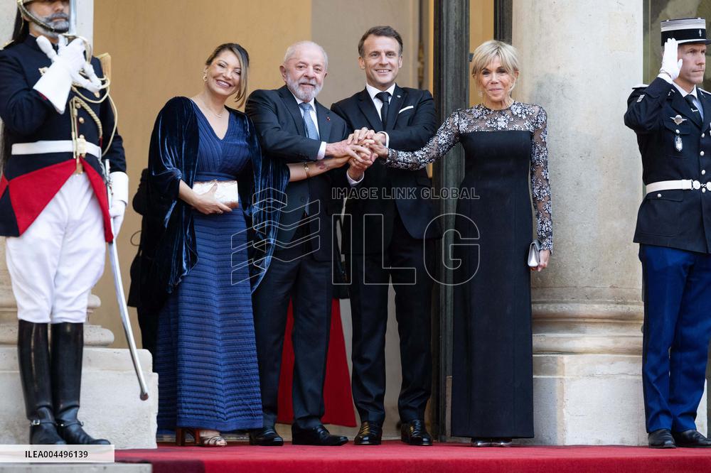 Emmanuel Macron welcomes Luiz Inacio Lula da Silva for a State diner at the Elysee - Paris