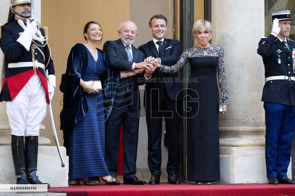 Emmanuel Macron welcomes Luiz Inacio Lula da Silva for a State diner at the Elysee - Paris
