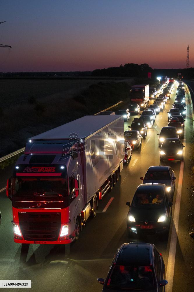 Illustration - Economy