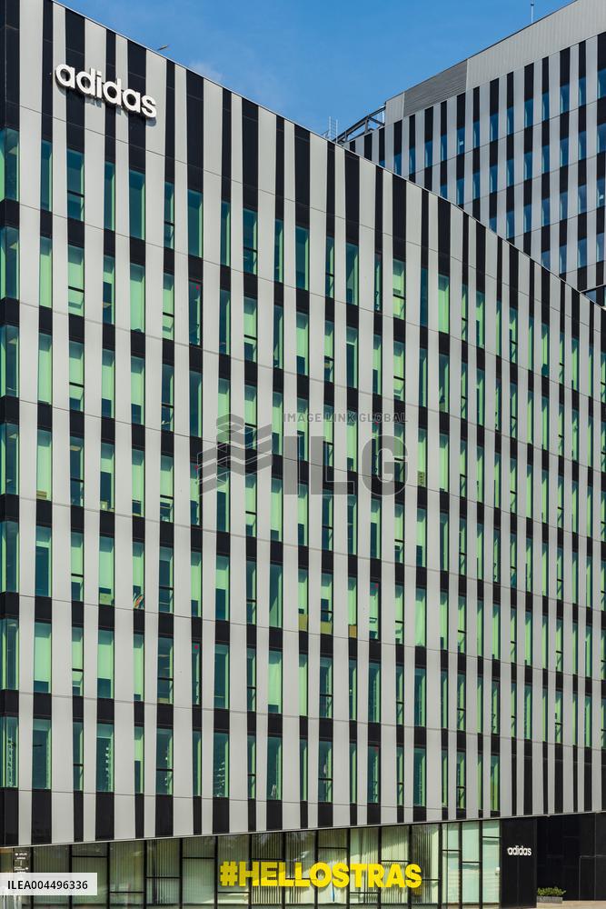 Illustration - Economy