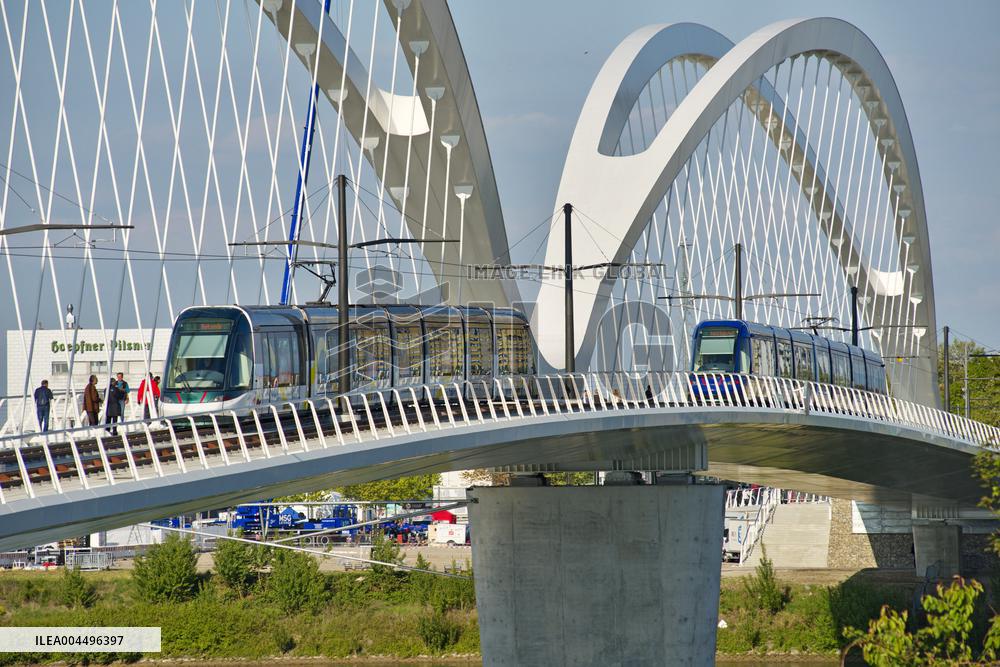 Illustration - Economy