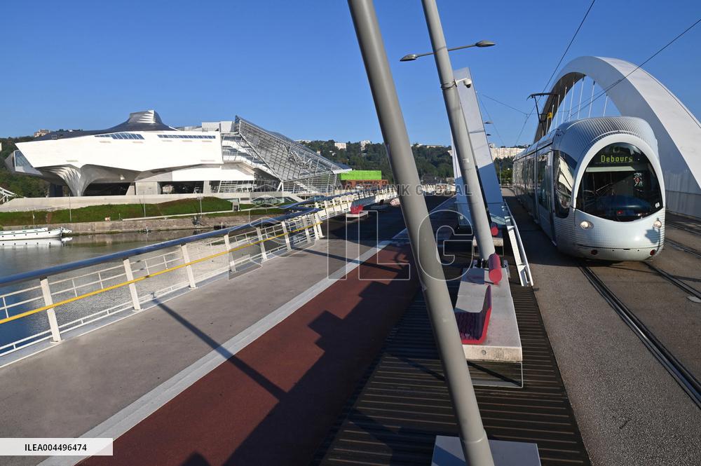 Illustration - Economy