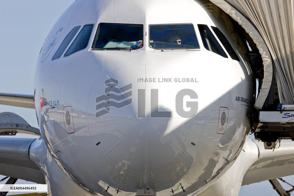 Illustration - Economy