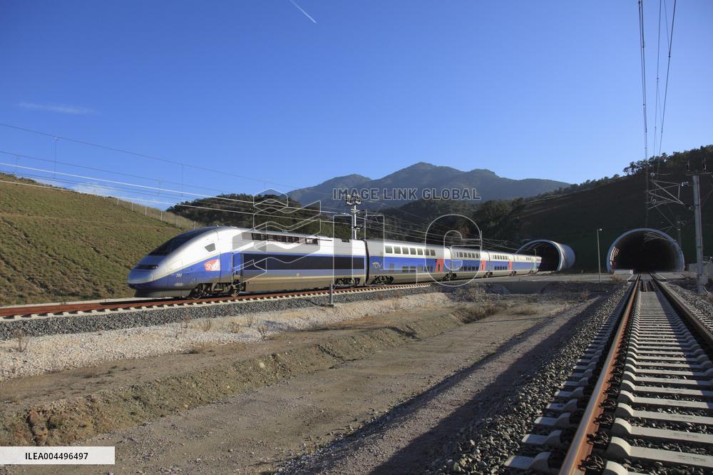 Illustration - Economy