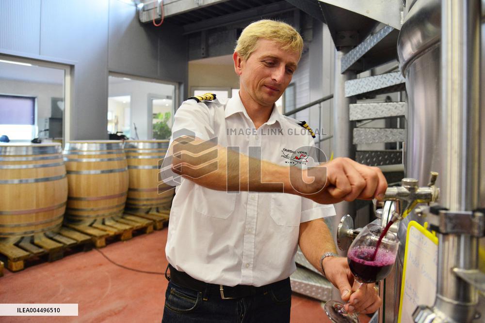 Illustration - Economy