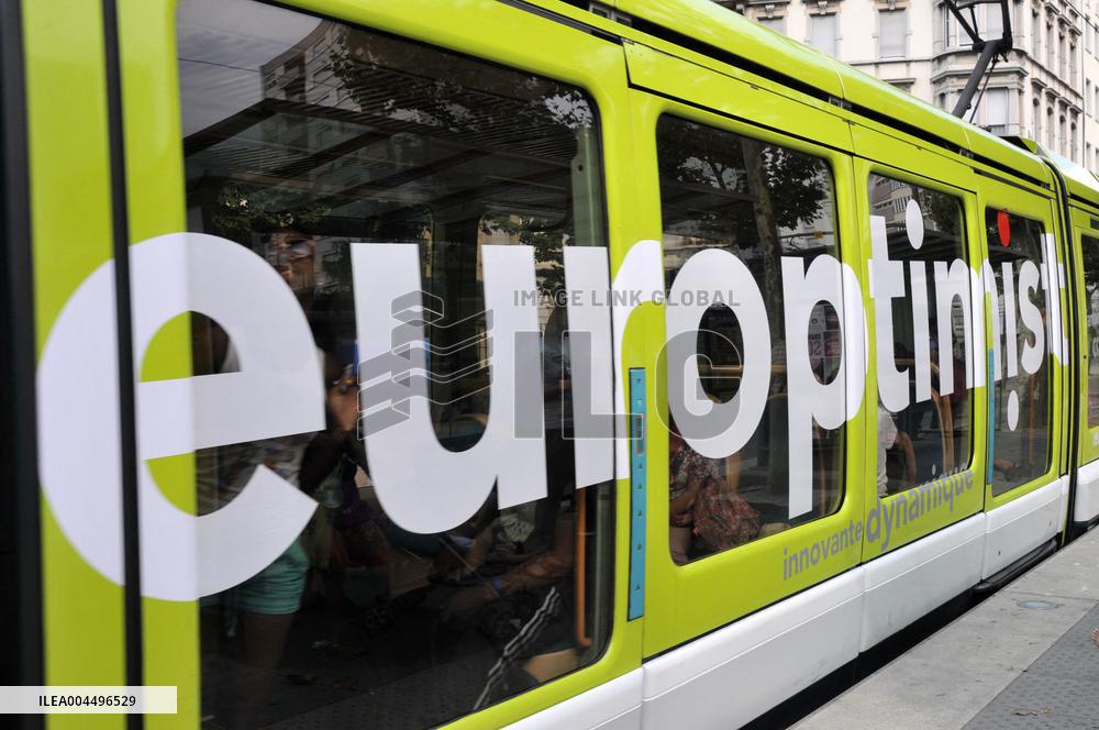 Illustration - Economy