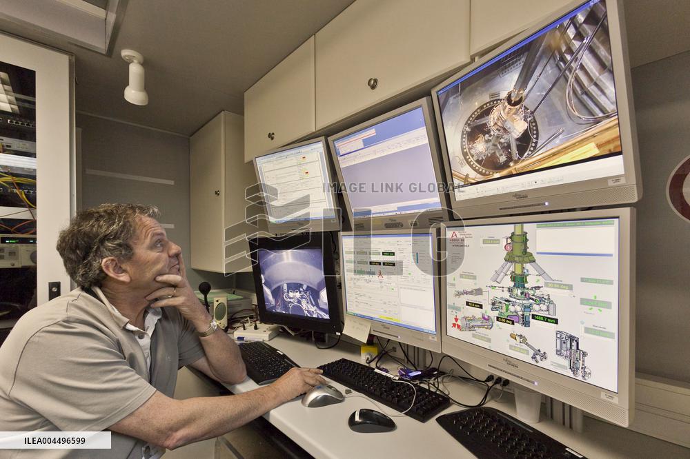 Illustration - Economy