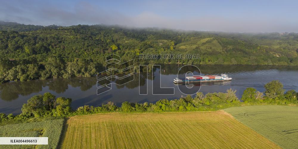 Illustration - Economy