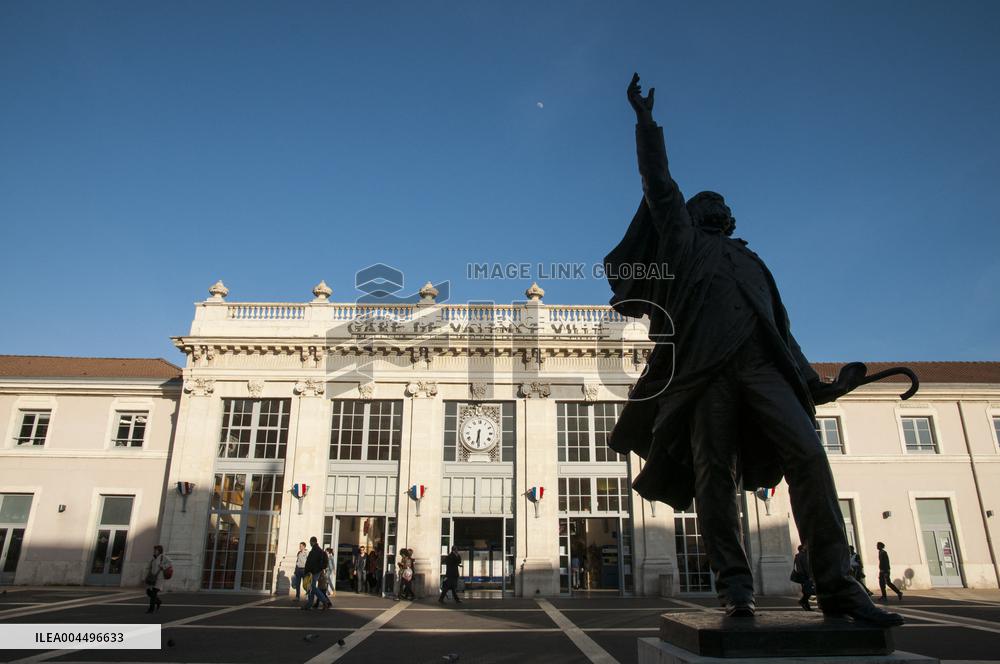 Illustration - Economy