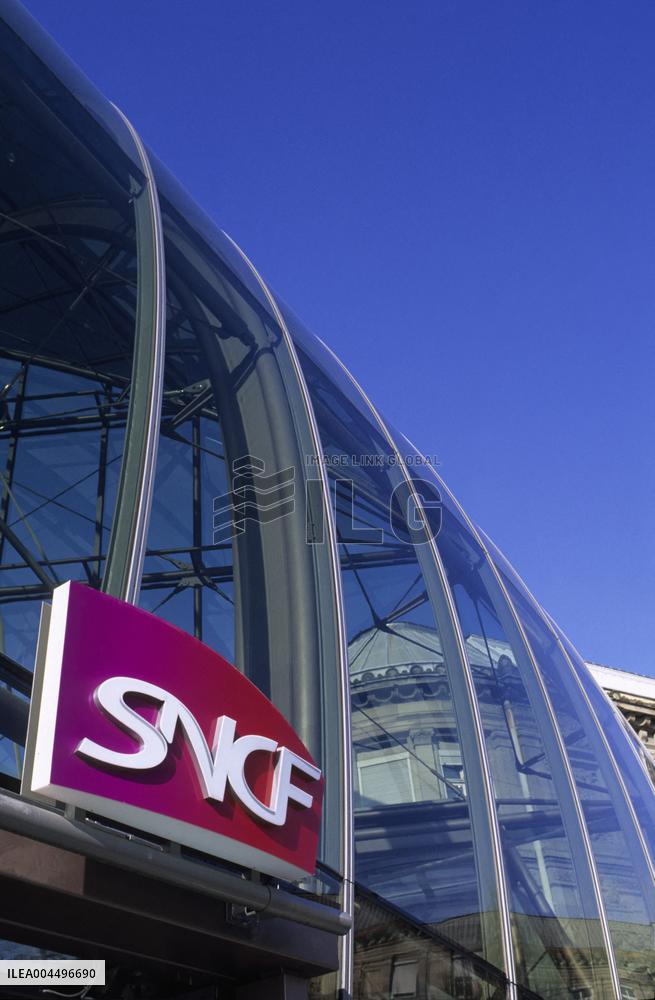 Illustration - Economy