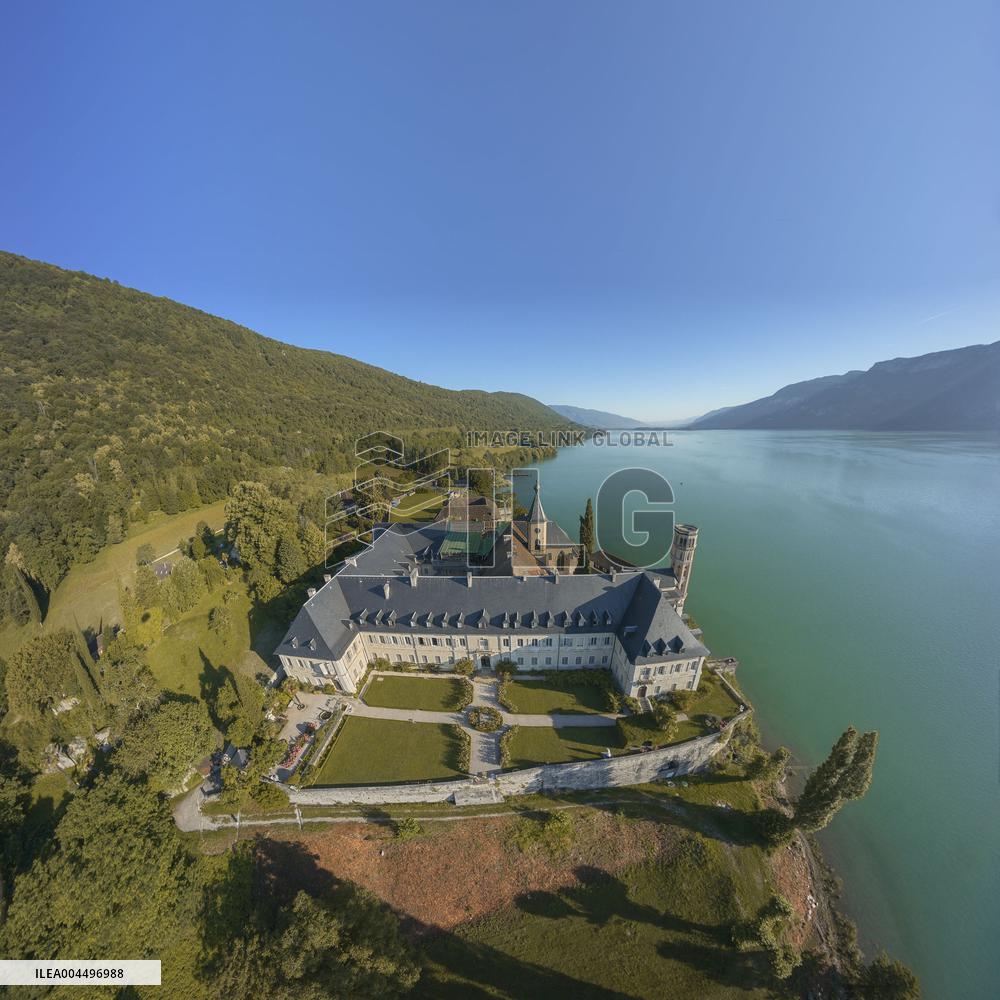 Illustration - The Alps in Summer