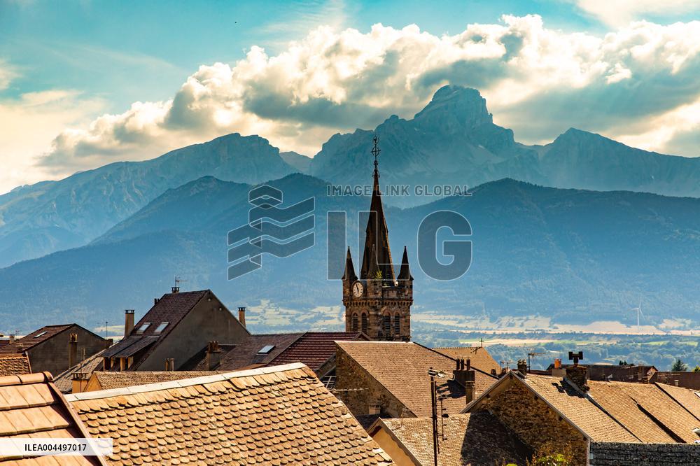 Illustration - The Alps in Summer