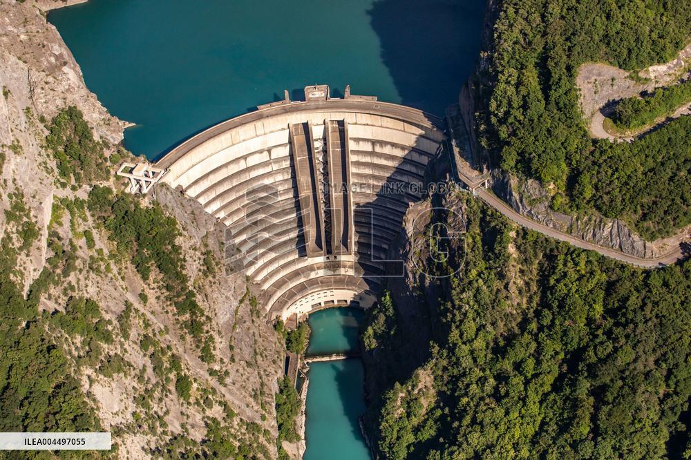 Illustration - The Alps in Summer