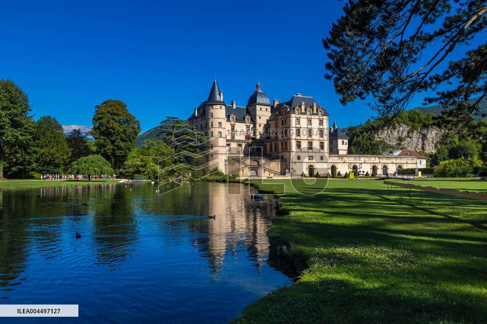 Illustration - The Alps in Summer