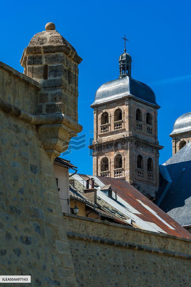 Illustration - The Alps in Summer
