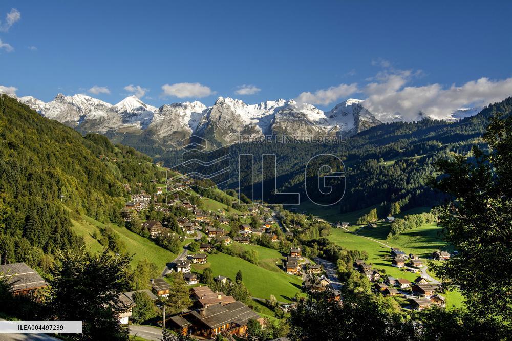 Illustration - The Alps in Summer