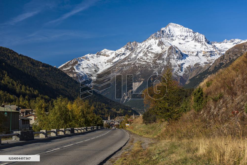 Illustration - The Alps in Summer