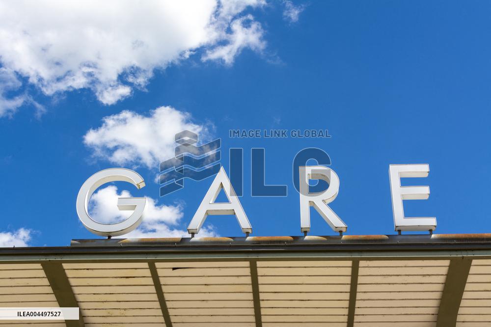 Illustration - Economy