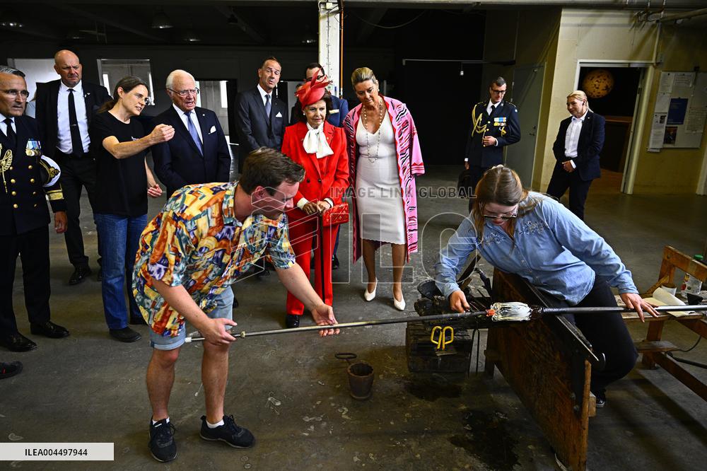 NATIONAL DAY 2025 ROYAL COUPLE VISITS GLASSBLOWING SCHOOL