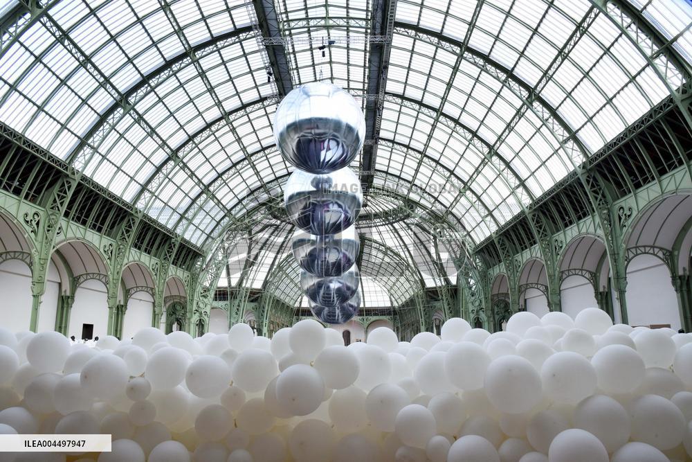 New Exhibition Euphoria - Art Is In The Air At Grand Palais - Paris