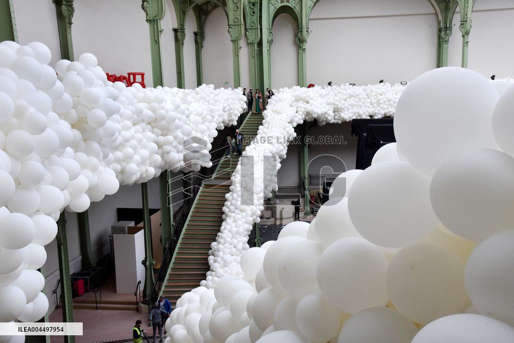New Exhibition Euphoria - Art Is In The Air At Grand Palais - Paris
