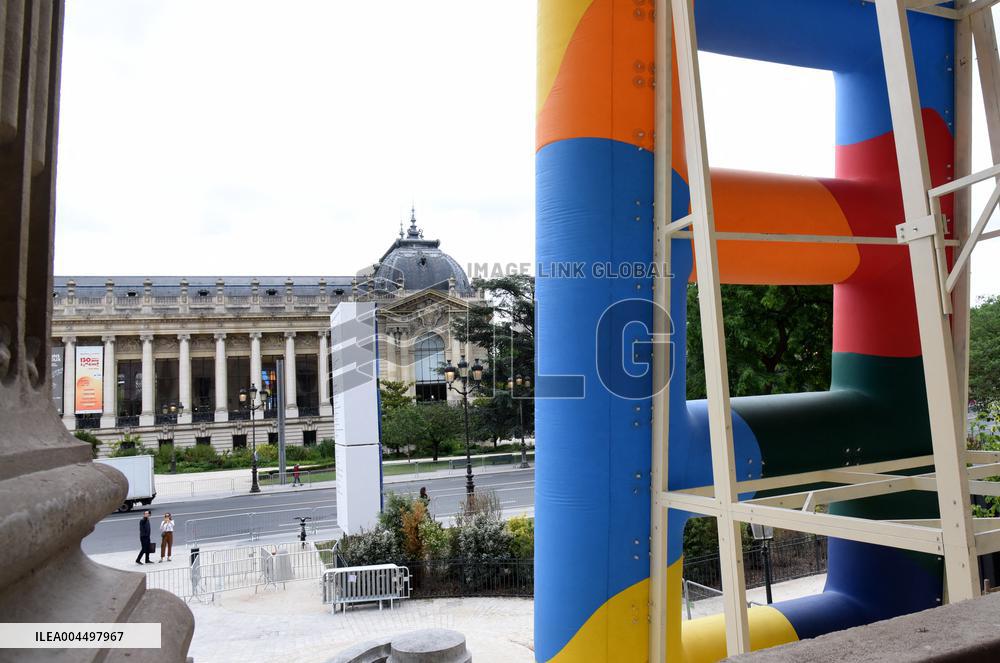 New Exhibition Euphoria - Art Is In The Air At Grand Palais - Paris