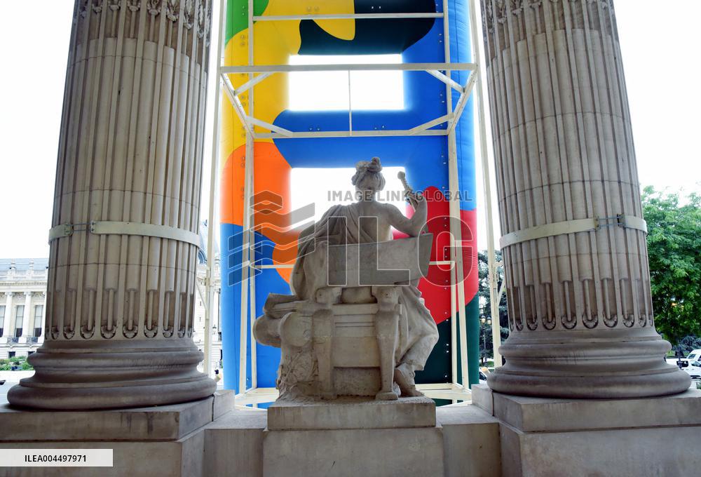 New Exhibition Euphoria - Art Is In The Air At Grand Palais - Paris