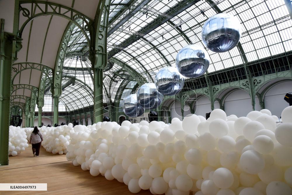 New Exhibition Euphoria - Art Is In The Air At Grand Palais - Paris