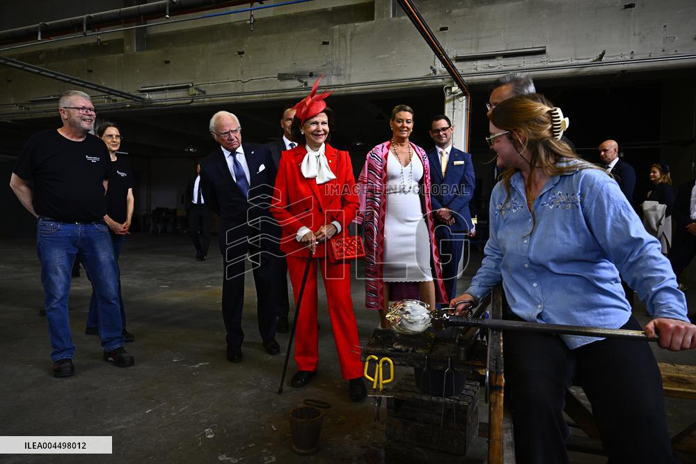 NATIONAL DAY 2025 ROYAL COUPLE VISITS GLASSBLOWING SCHOOL