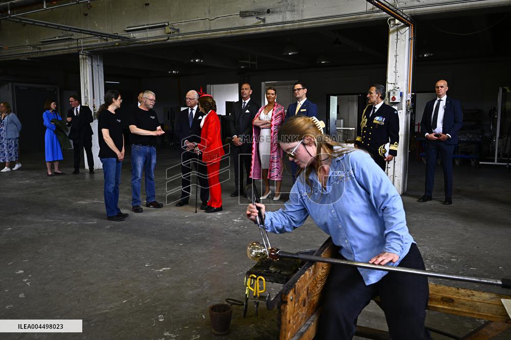 NATIONAL DAY 2025 ROYAL COUPLE VISITS GLASSBLOWING SCHOOL
