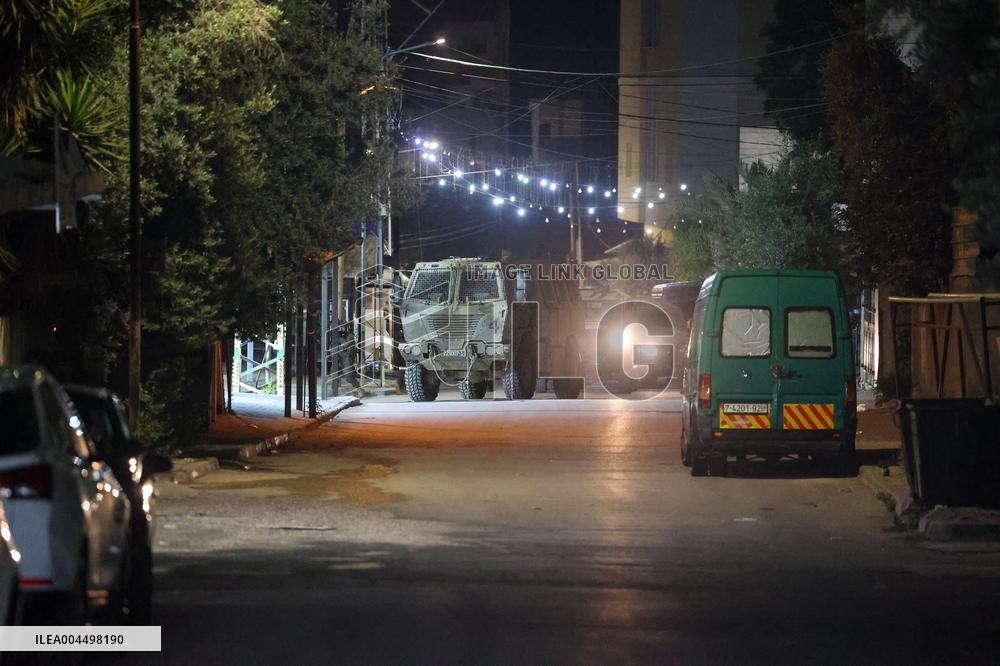 Israeli Forces Raid Qalqilya - Palestine