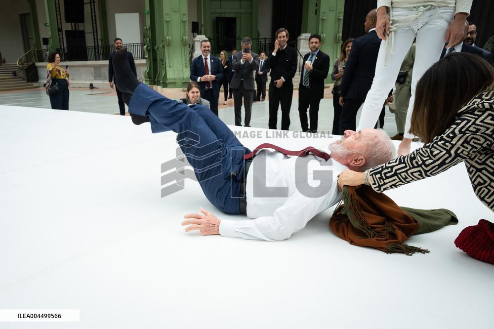 Macron and Lula visit of the exhibition of Ernesto Neto at the Grand Palais museum - Paris