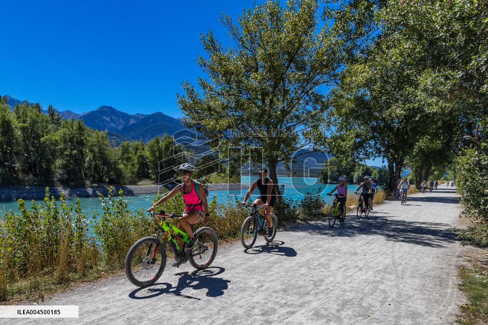 Illustration - Summer Activities