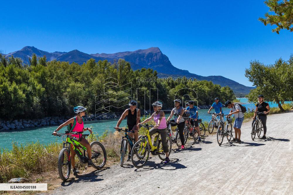 Illustration - Summer Activities