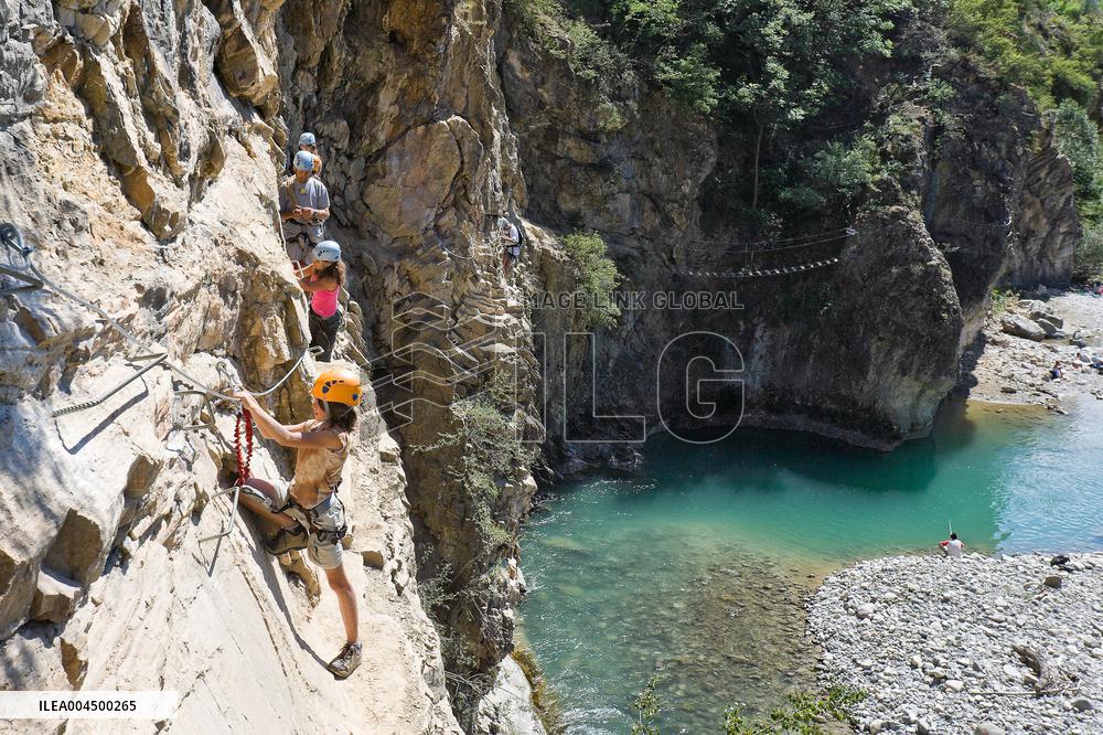 Illustration - Summer Activities