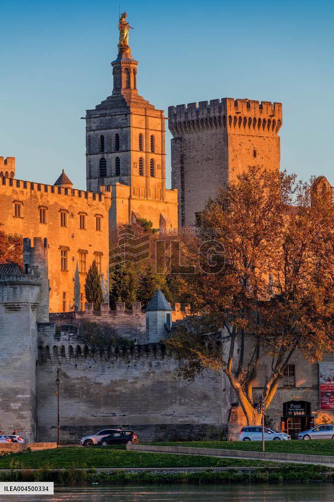 Illustration - Avignon