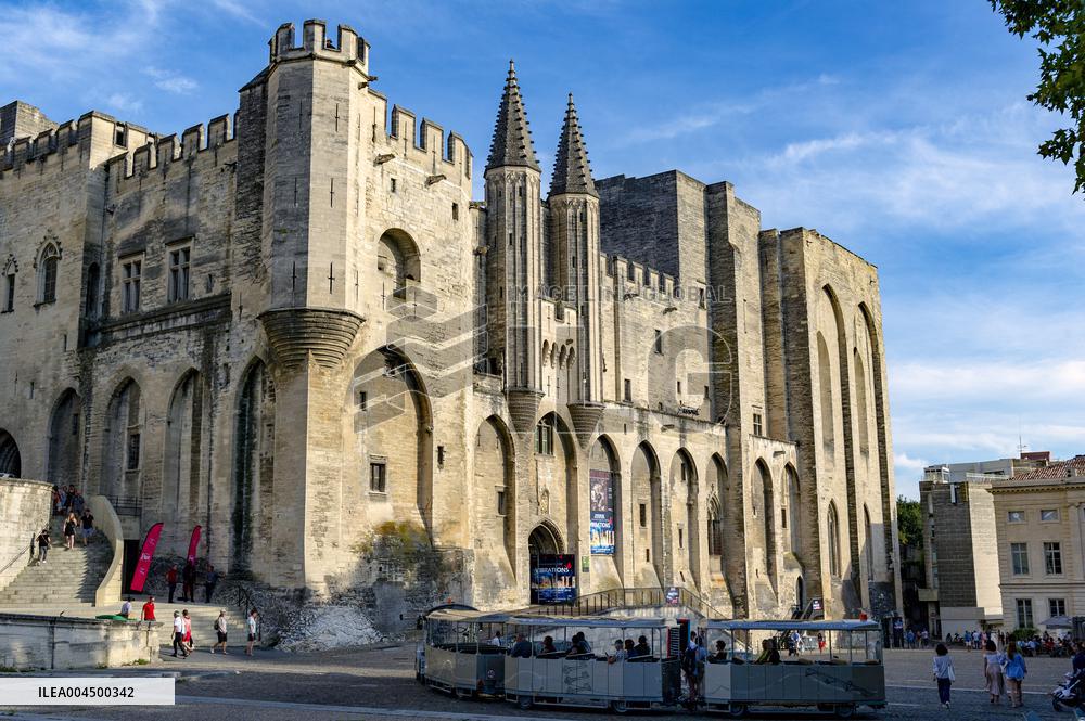 Illustration - Avignon