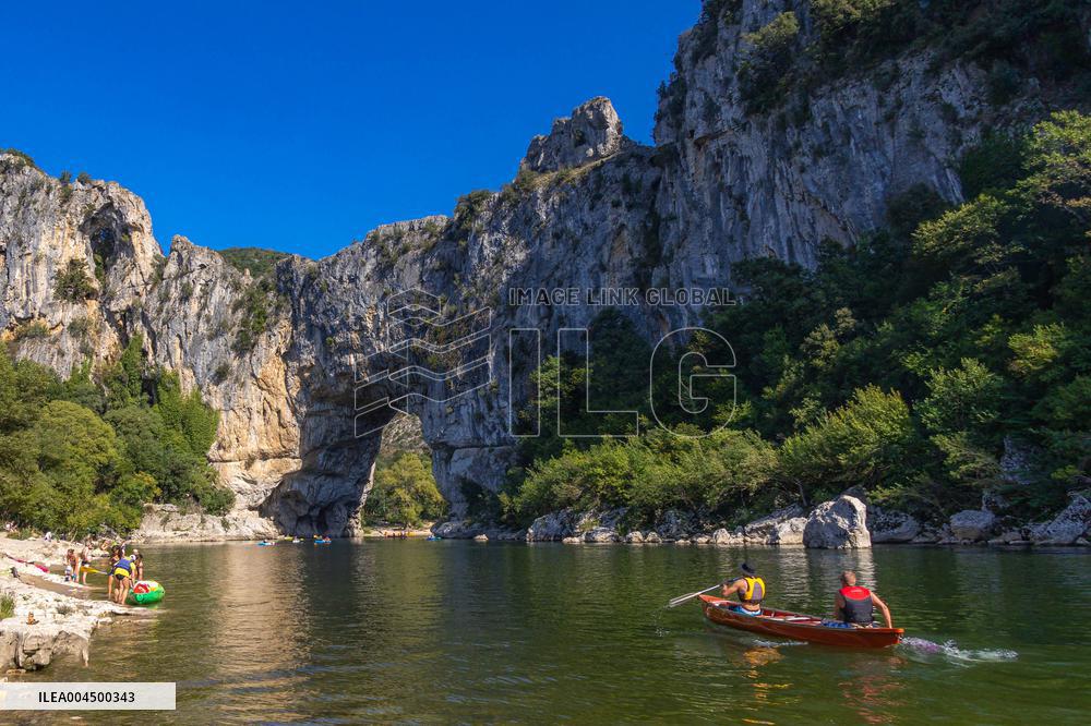 Illustration - Summer Activities