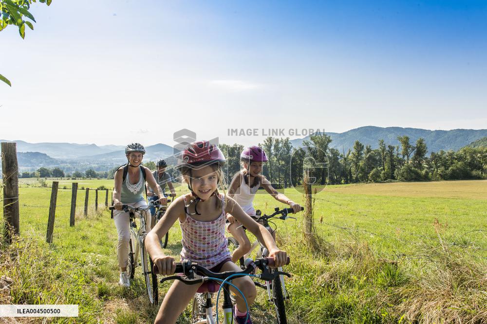 Illustration - Summer Activities