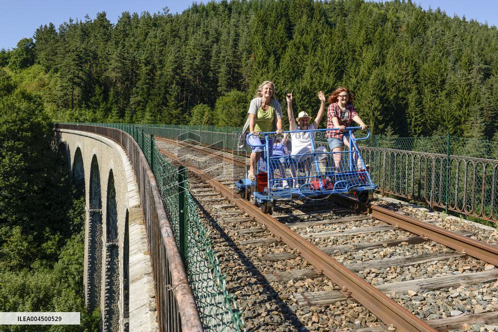 Illustration - Summer Activities