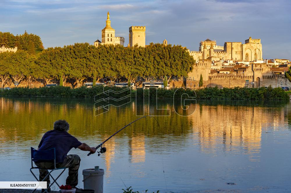 Illustration - Avignon