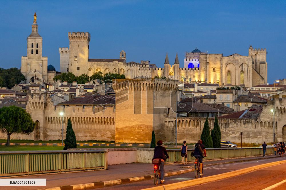 Illustration - Avignon