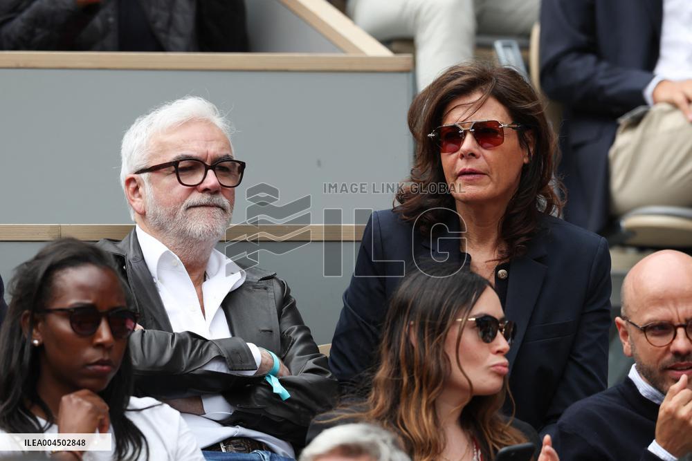 2025 French Open - Celebrities In Stand Day 14 NB
