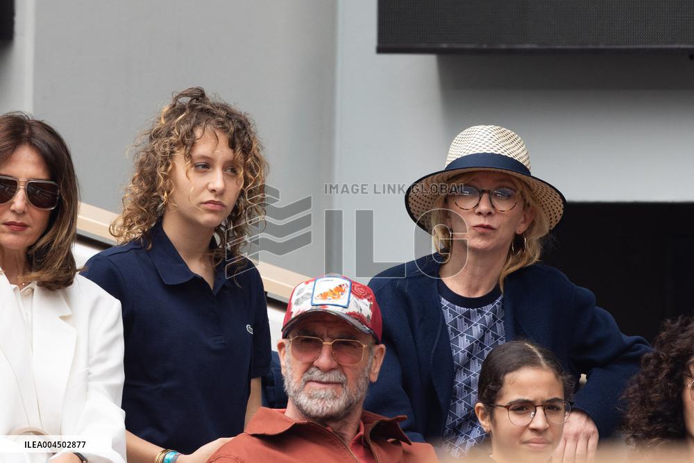 2025 French Open - Celebrities In Stand Day 14 NB