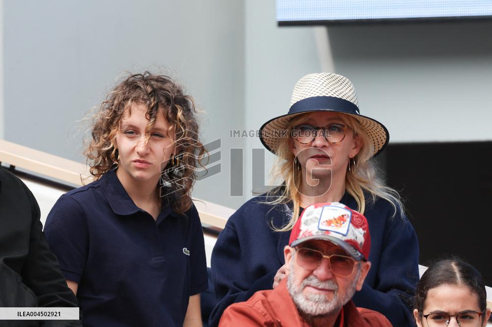 2025 French Open - Celebrities In Stand Day 14 NB