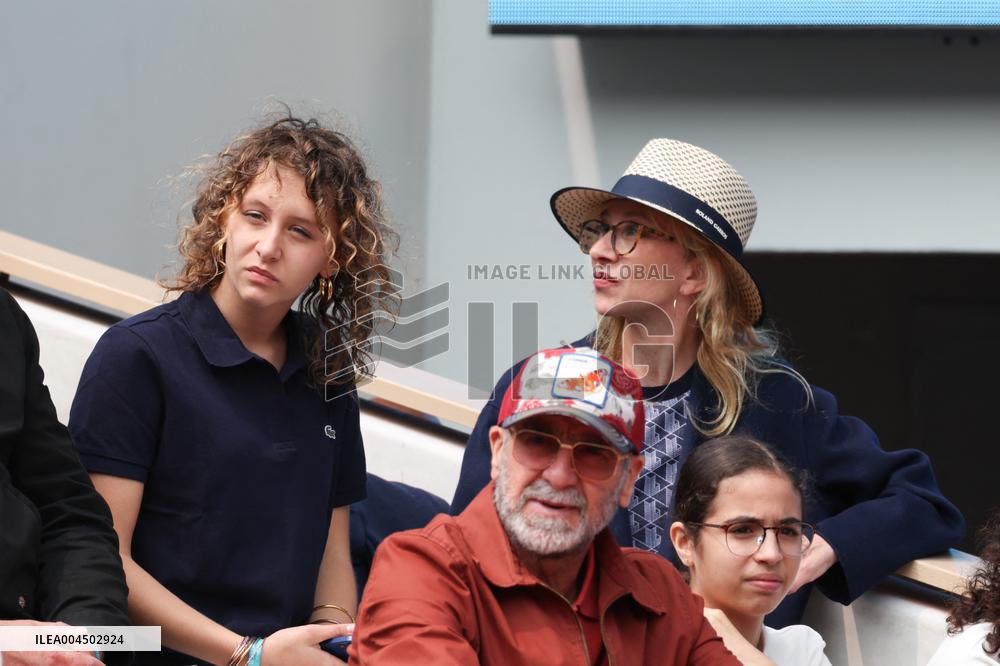 2025 French Open - Celebrities In Stand Day 14 NB